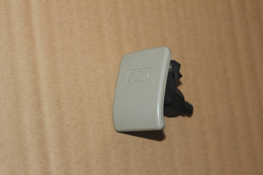 РУЧКА ОТКРЫВАНИЯ КАПОТА GL EMGRAND (СВЕТЛАЯ)